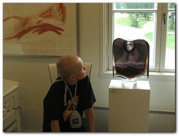 602x451 pixels (37K)